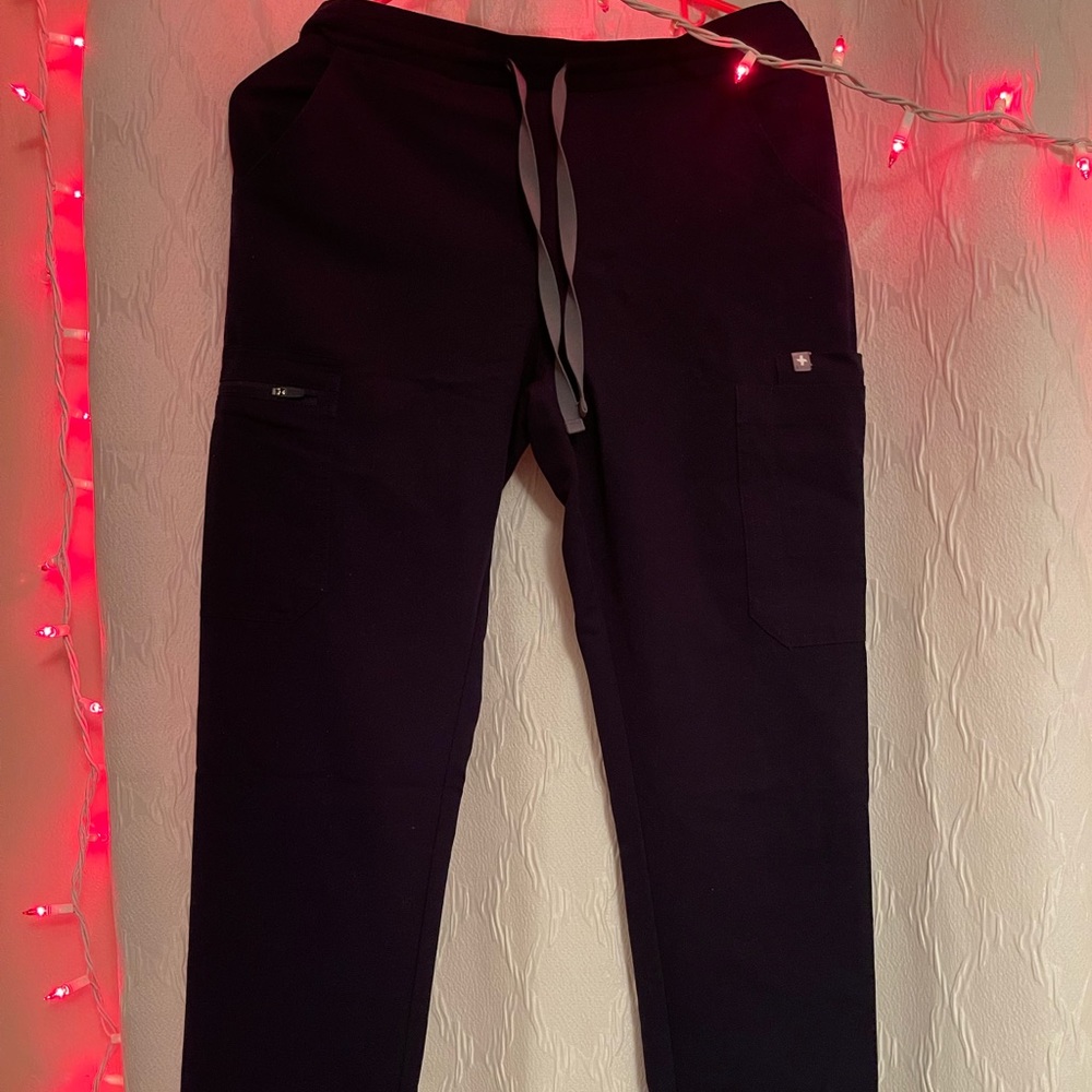 FIGS High Waisted Yola Skinny Scrub Pants 2.0 (Navy)